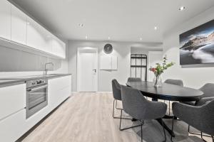 Odinn Reykjavik Skolavordustigur Apartments,Iceland Phallological Museum>>Reykjavik,0 star