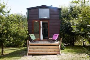 extraordinary huts