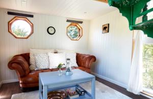 extraordinary huts