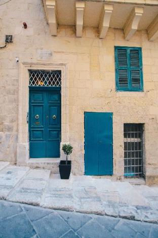 sally port suites