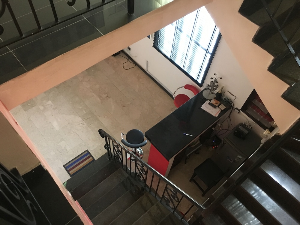 bates place apartments