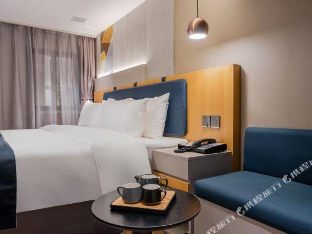 homeinn selected shanghai bund xintiandi huaihai road