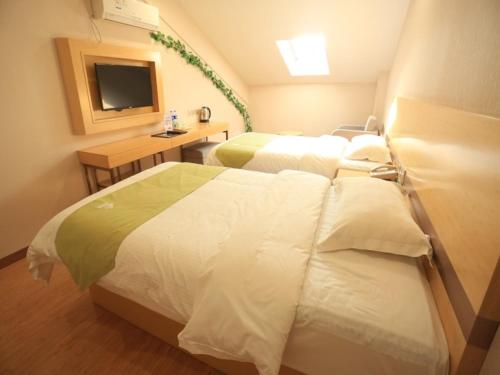 greentree alliance chengde shuangqiao district mountain resort branch
