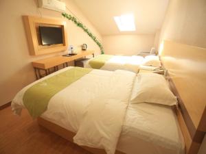 greentree alliance chengde shuangqiao district mountain resort branch