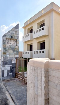 niros beach