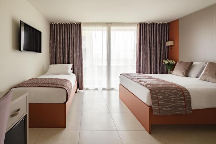 mayflower hotel malta