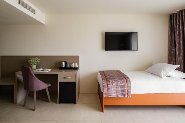 mayflower hotel malta