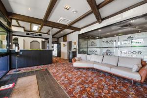 olde tudor hotel