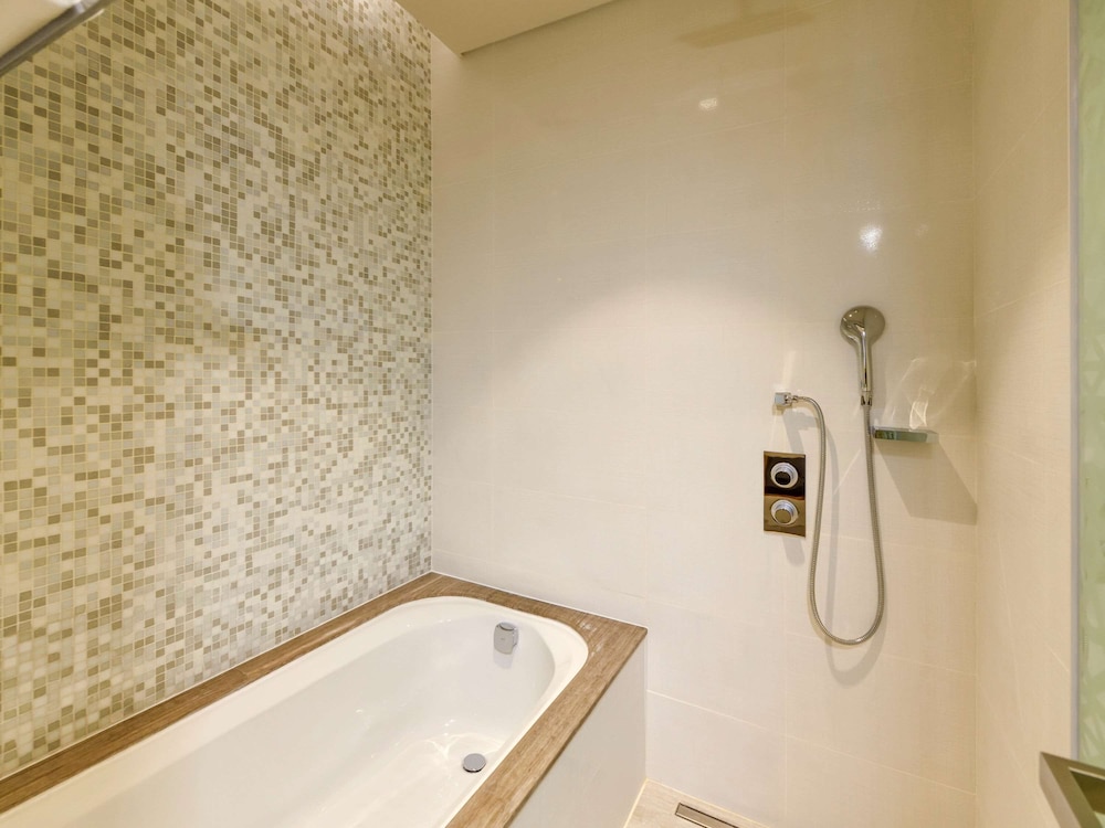 grand mercure dubai airport hotel