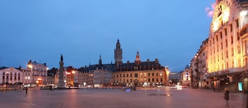 Hotel De La Paix,Near Old Stock Exchange,3 star
