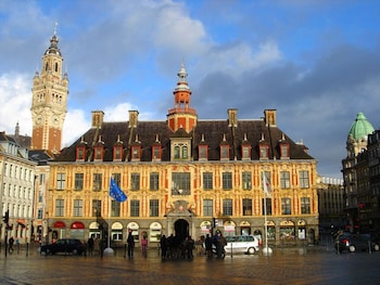 Hotel De La Paix,Near Old Stock Exchange,3 star