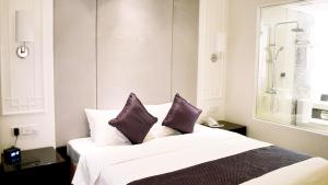 Dorsett Wuhan,Near Jianghan Road,4 star