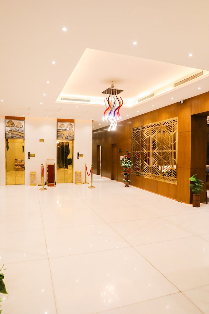 quiet rooms apartment