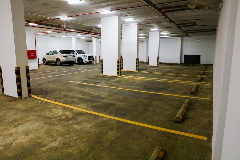 quiet rooms apartment