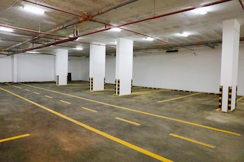 quiet rooms apartment