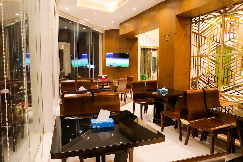 quiet rooms apartment