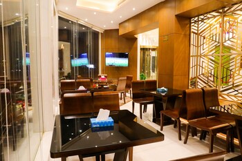 quiet rooms apartment