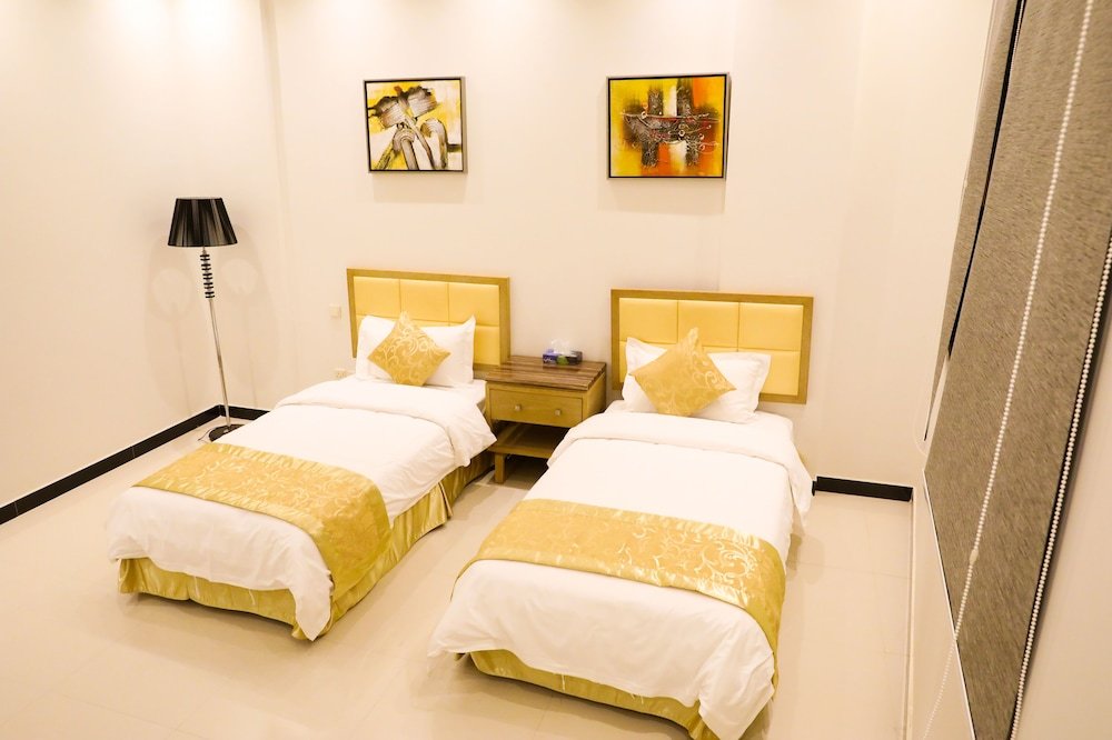 quiet rooms apartment