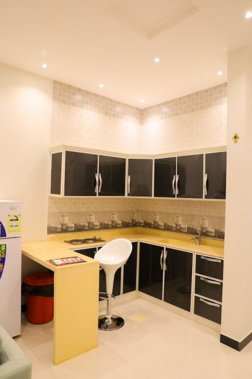 quiet rooms apartment