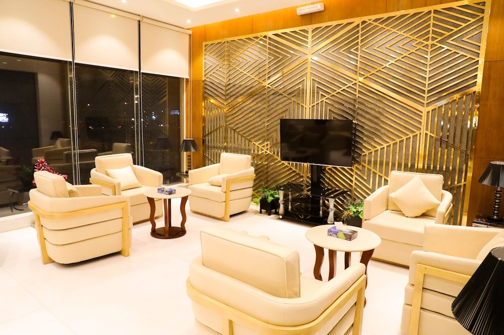 quiet rooms apartment