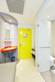 pop hotel kelapa gading jakarta