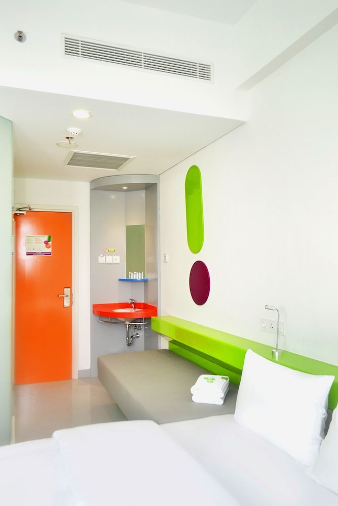 pop hotel kelapa gading jakarta
