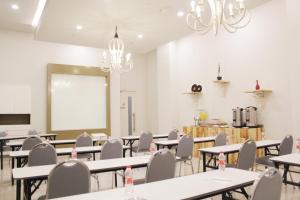 pop hotel kelapa gading jakarta