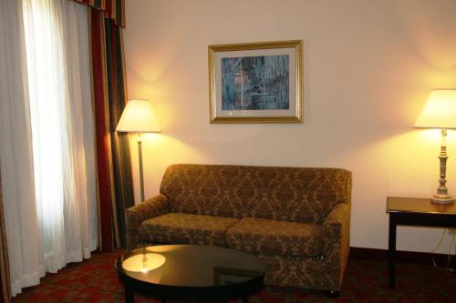 hampton inn canton