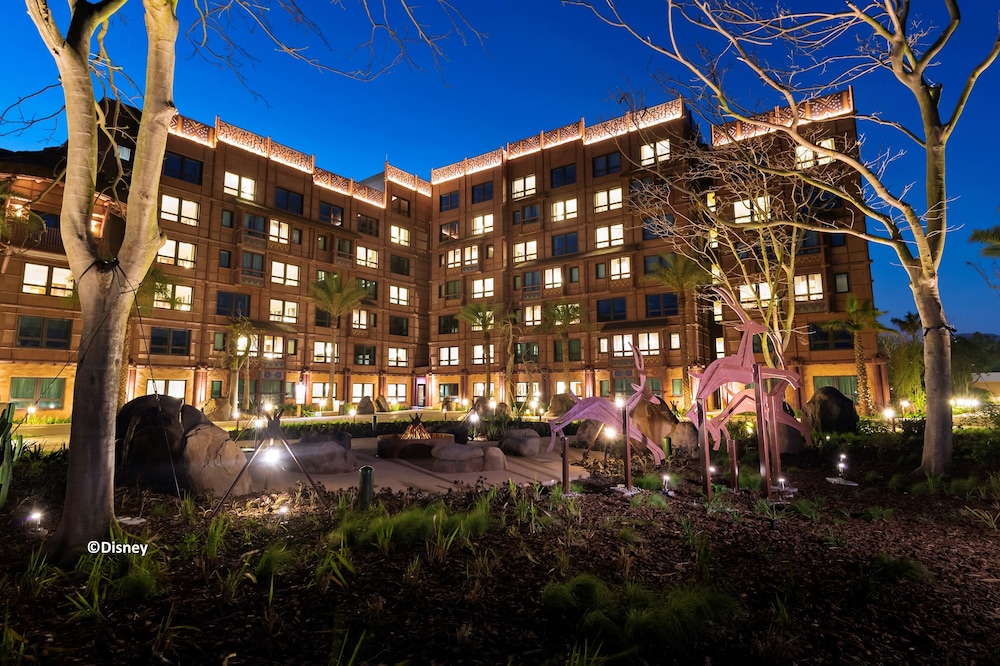 disney explorers lodge