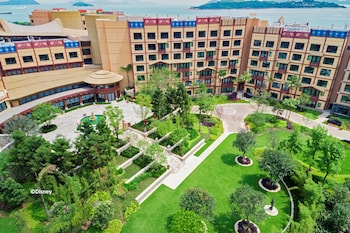 disney explorers lodge