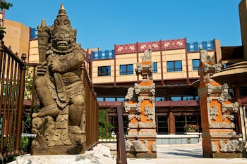 disney explorers lodge