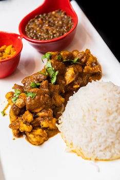 toparadis guest house