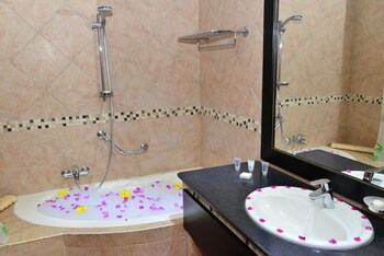 sunset reef resort and spa