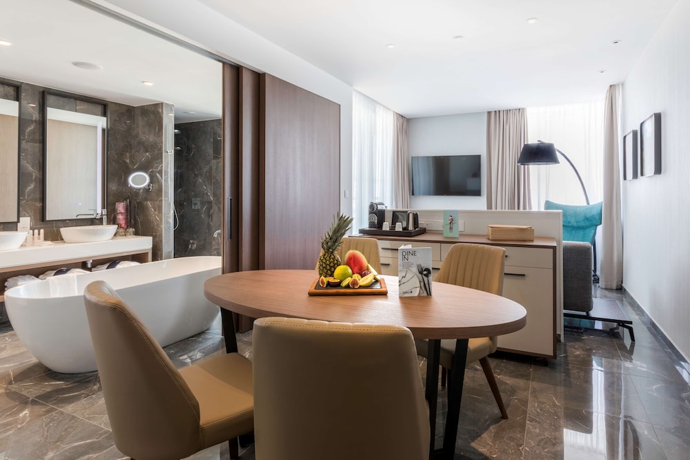 radisson blu hotel larnaca