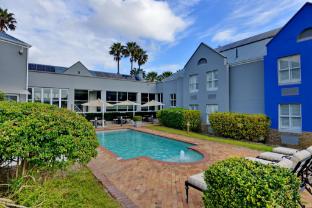 town lodge bellville