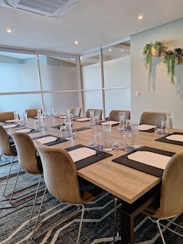 town lodge bellville