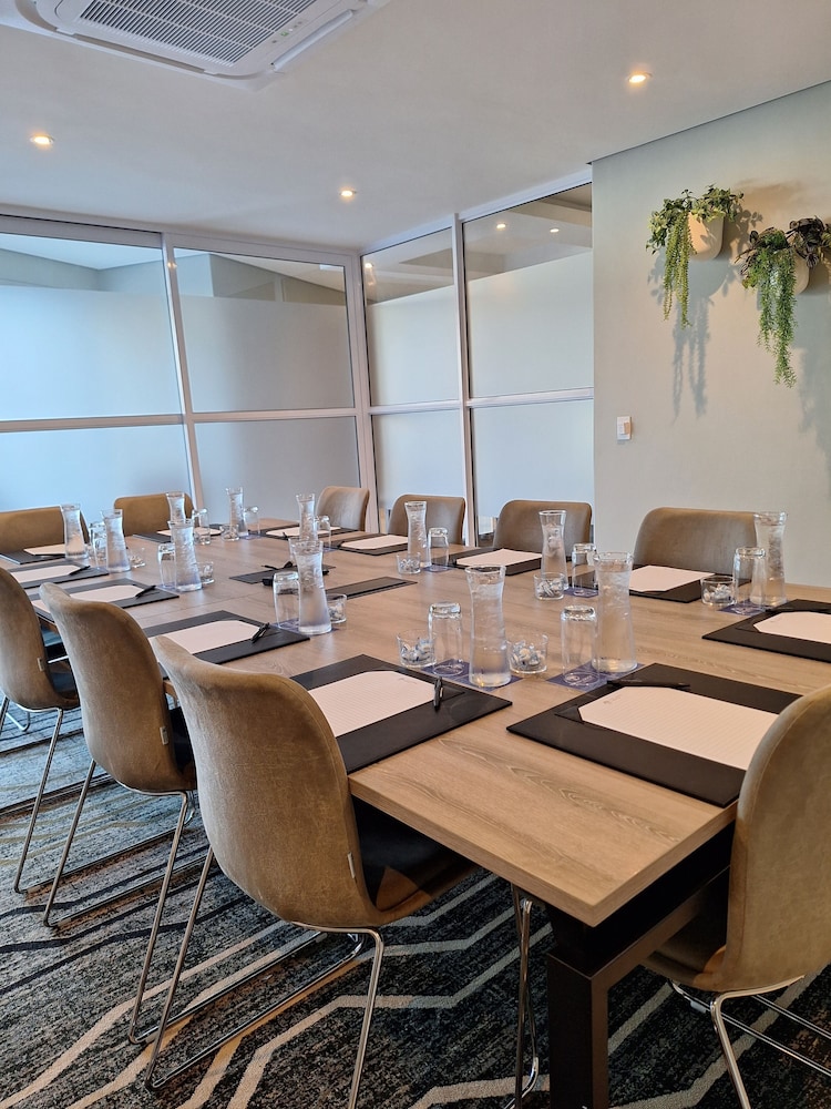 town lodge bellville