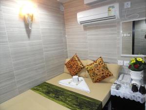day and night hotel hostel