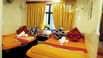 dhillon hotel hostel