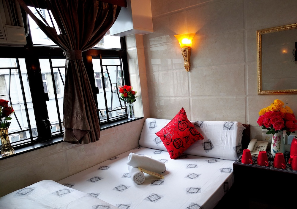 dhillon hotel hostel