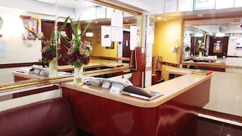 dhillon hotel hostel
