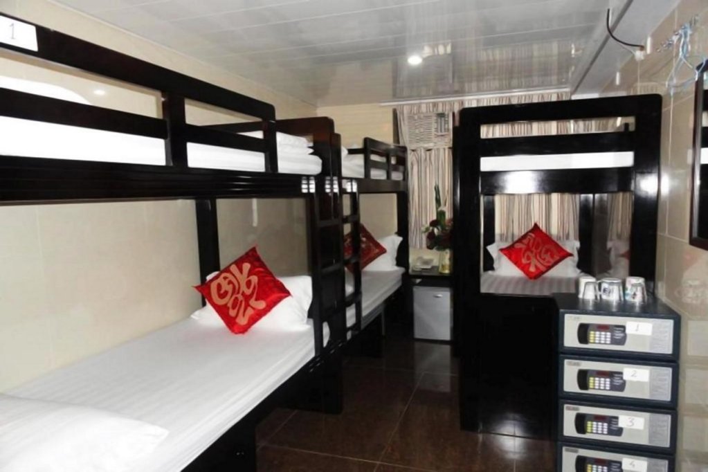 dhillon hotel hostel