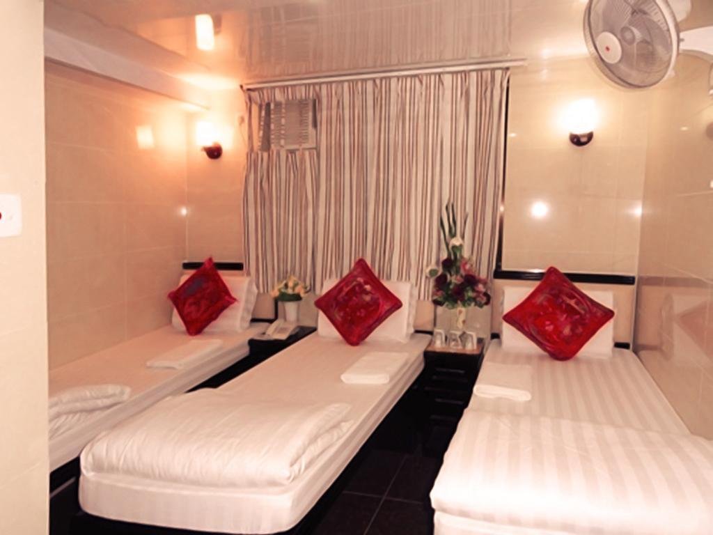 dhillon hotel hostel