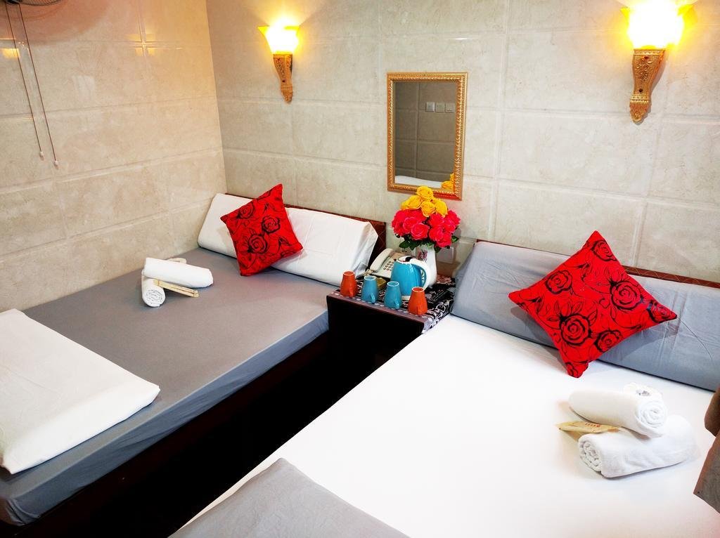 dhillon hotel hostel