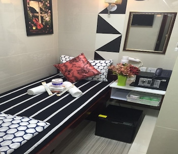 skycity hostel