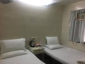 Unique Hostel,Flat 4, 6, 9Th Floor, Block E, Chungking Mansion 36-44 Nathan Road Tsim Sha Tsui Kowloon,1 star