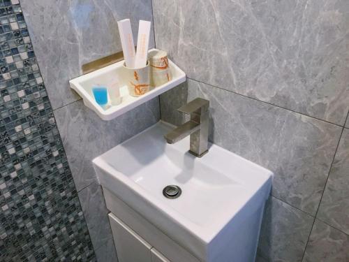 whole sunshine international hotel