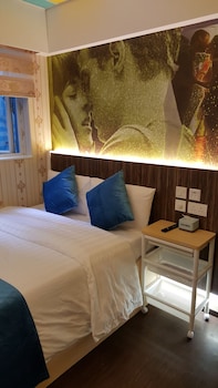 whole sunshine international hotel