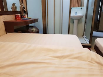 hong kong astronauts hotel