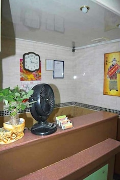 hong kong astronauts hotel